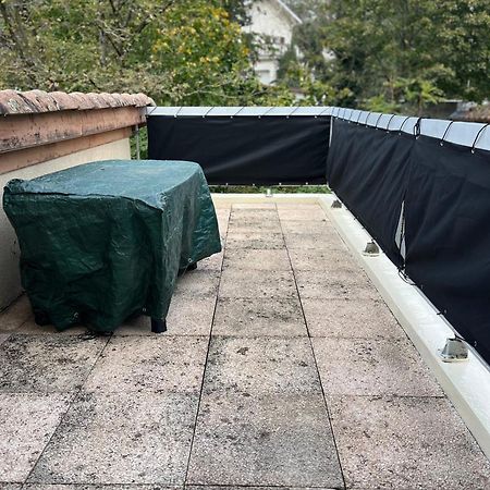 Appartement Cosy Et Confortable Saint-Genis-Laval Kültér fotó