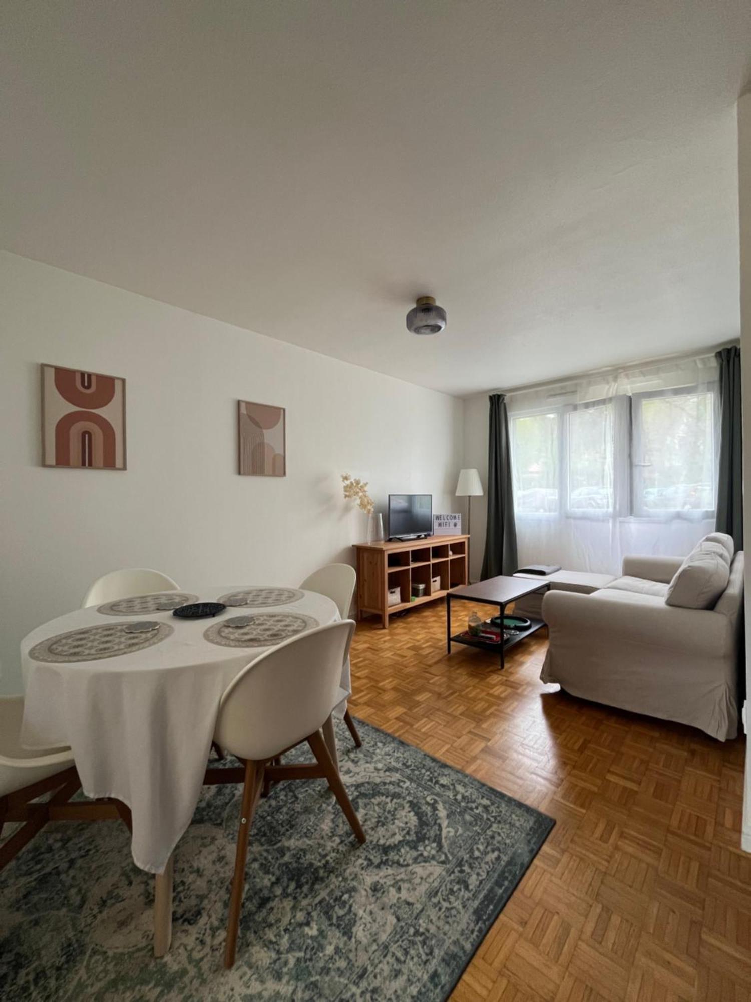 Appartement Cosy Et Confortable Saint-Genis-Laval Kültér fotó